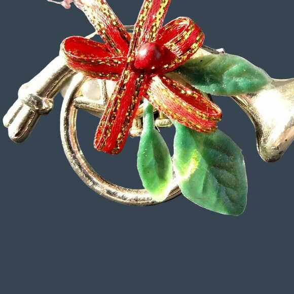 French Horn Christmas Pin Brooch Holiday Jewelry - Picture 4 of 4
